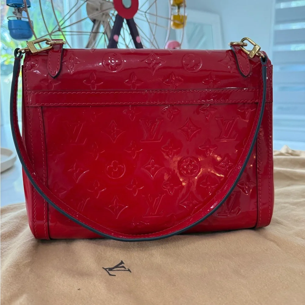 Louis Vuitton Venice Shoulder Bag Monogram Vernis: RED ♥️ - Picture 5 of 17